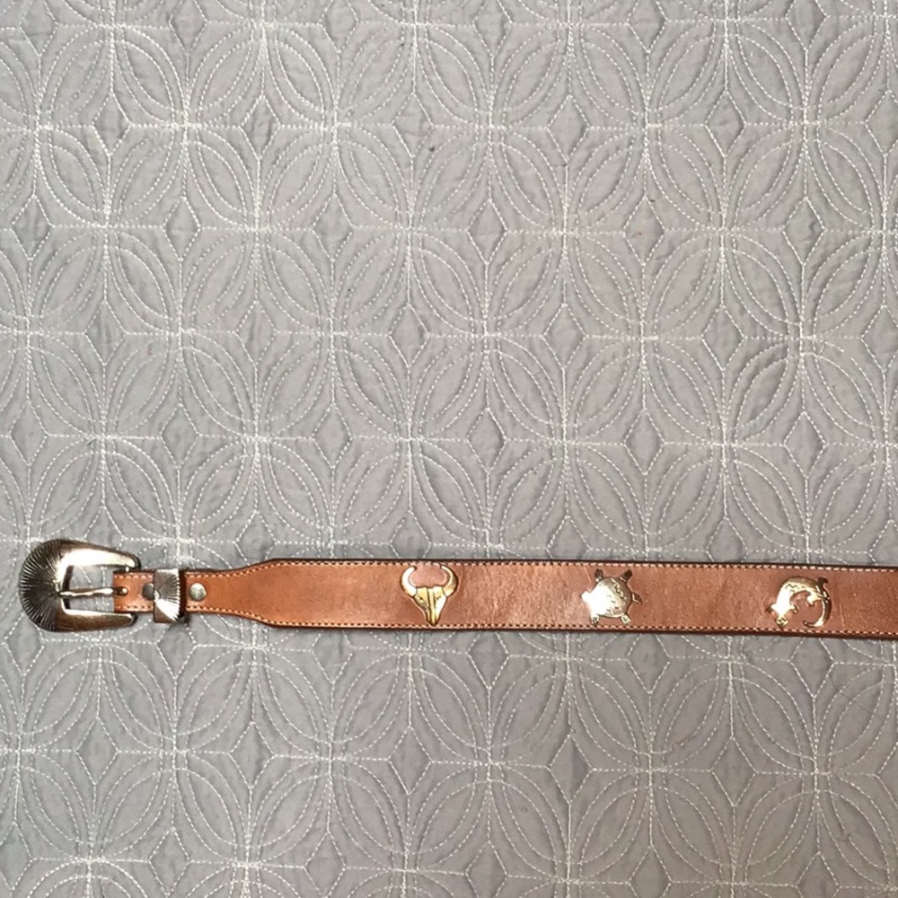 🎄2/$20 Snazzy southwestern style belt